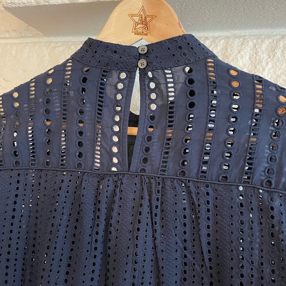 *NWT* Banana Republic Navy Mock Neck Eyelet Lace Blouse - Picture 8 of 10